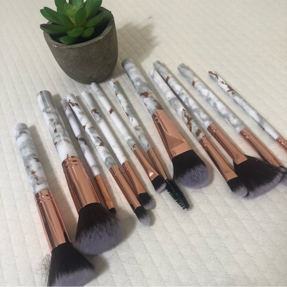 Brand New makeup brushes bundle 🤍 - Picture 5 of 8
